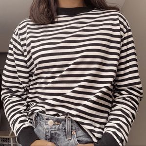 ON HOLD Brandy Melville Camila Top, one-size!